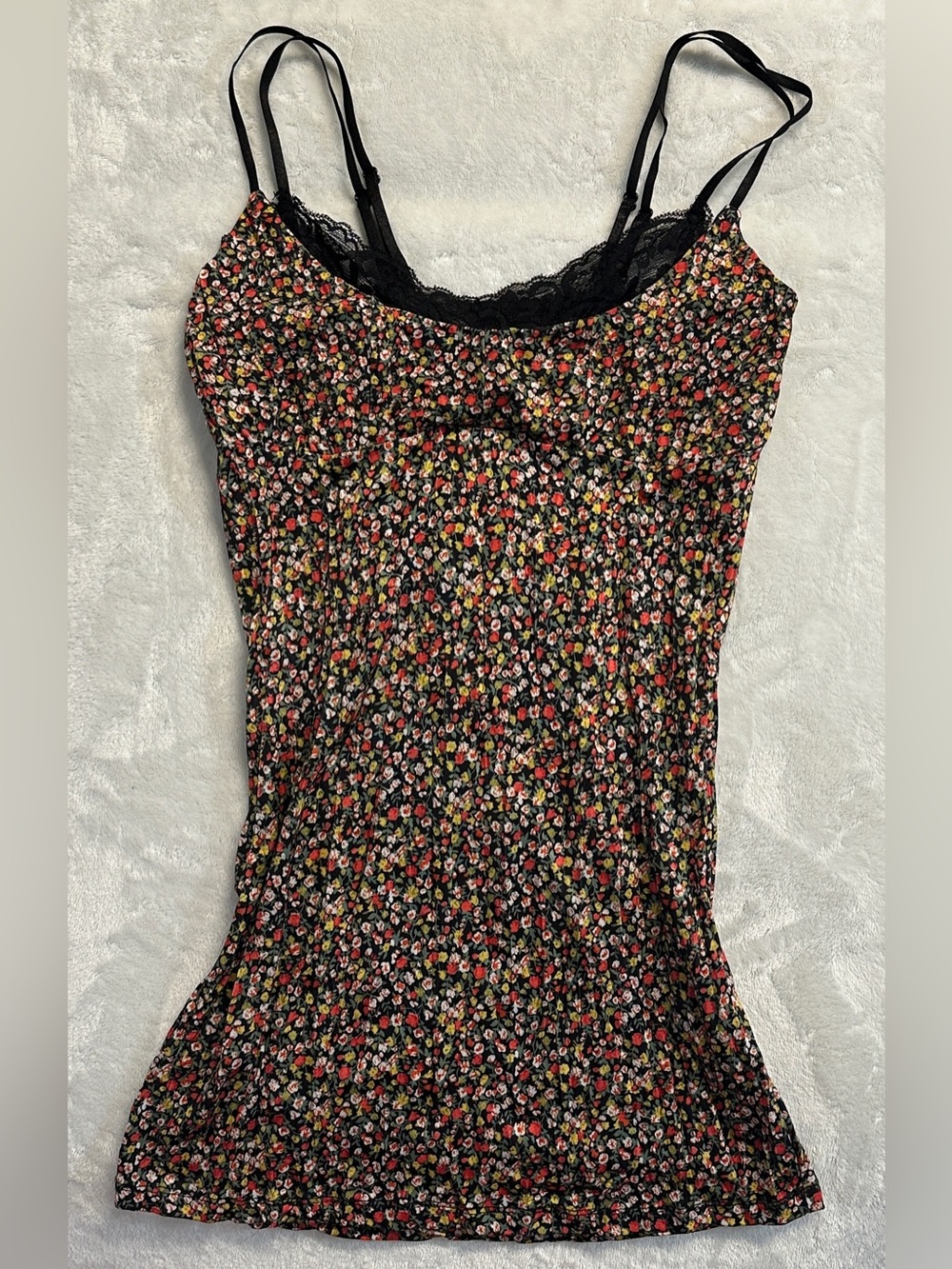 Y2K URBAN BEHAVIOUR women's black red floral slim lace trim tank,